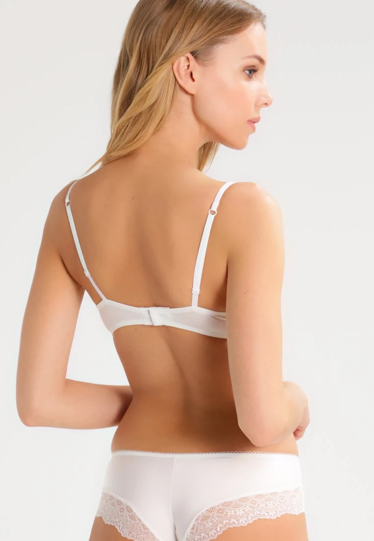 Triumph TRUE CURVES FOREVER Soutien Gorge Invisible Vanille Femme – Image 3