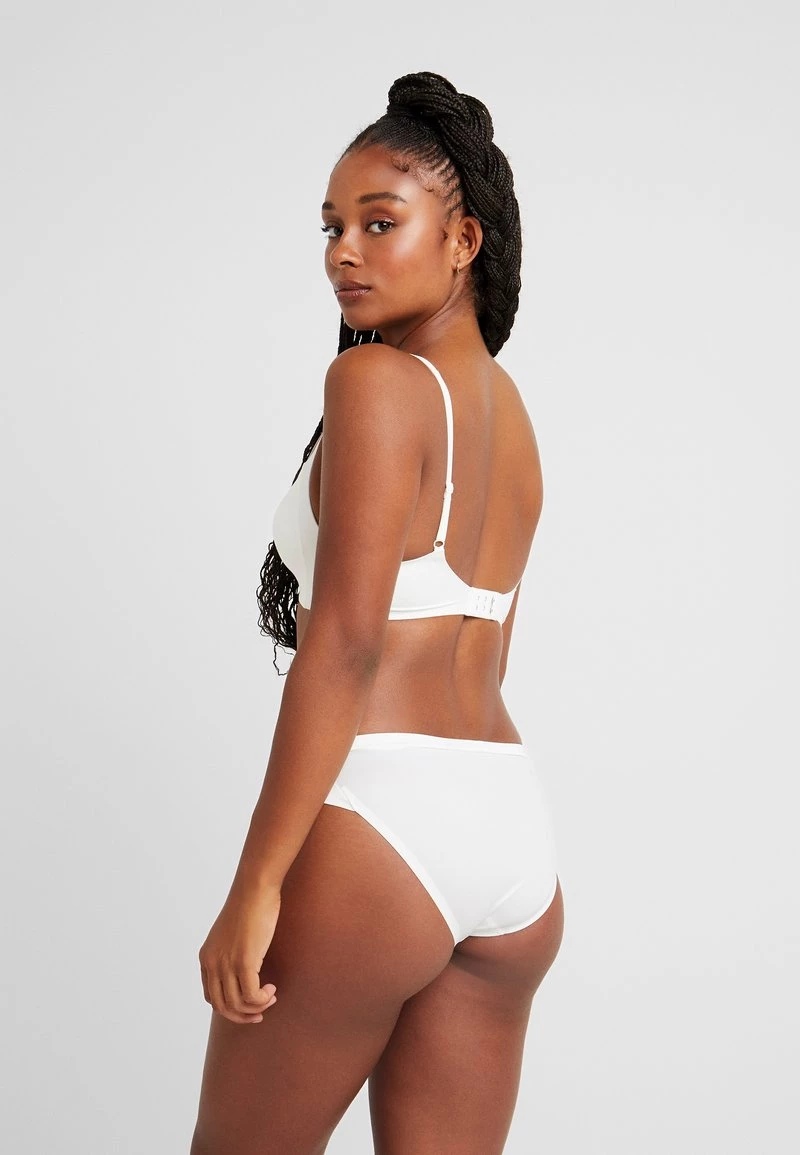 Triumph BODY MAKE UP SOFT TOUCH Soutien Gorge Triangle Vanille Femme – Image 3